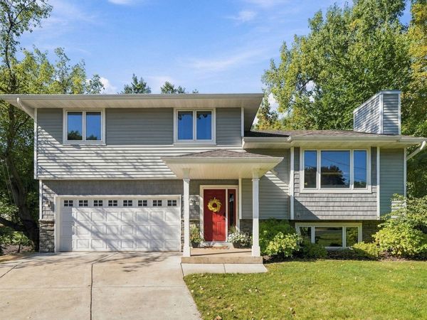 1568 27th Avenue NW, New Brighton, MN 55112