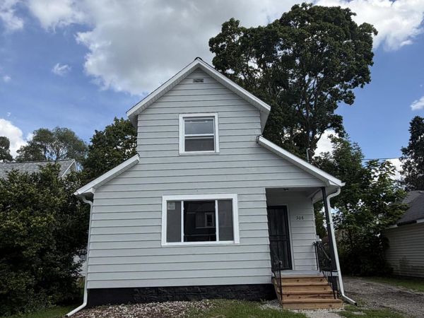 308 Bartlett Street, Lansing, MI 48915