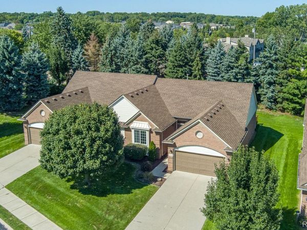 8067 Huntington Ridge Court, Washington Township, Mi 48094