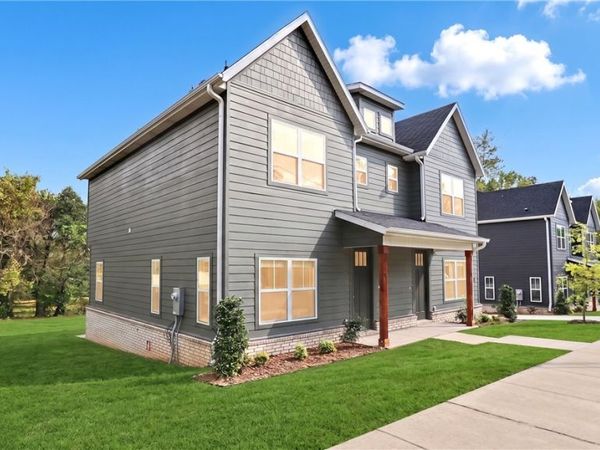 1528 W Sligo Street, Fayetteville, AR 72701