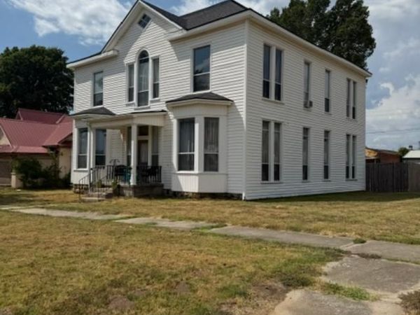 224 N Oak Street , Holdenville, OK 74848