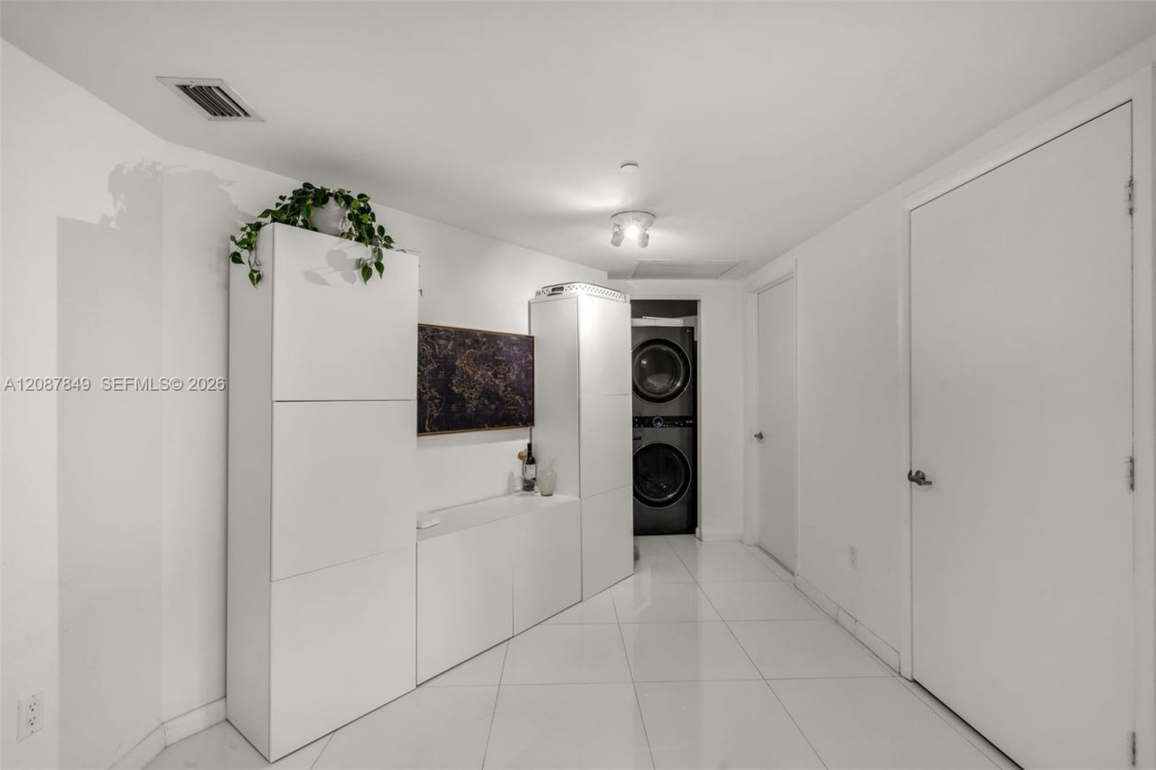 475 Brickell Ave, Unit 3609, Miami, FL 33131 Photo