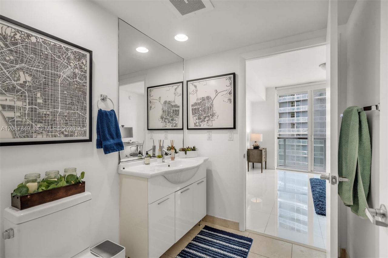 475 Brickell Ave, Unit 3609, Miami, FL 33131 Photo