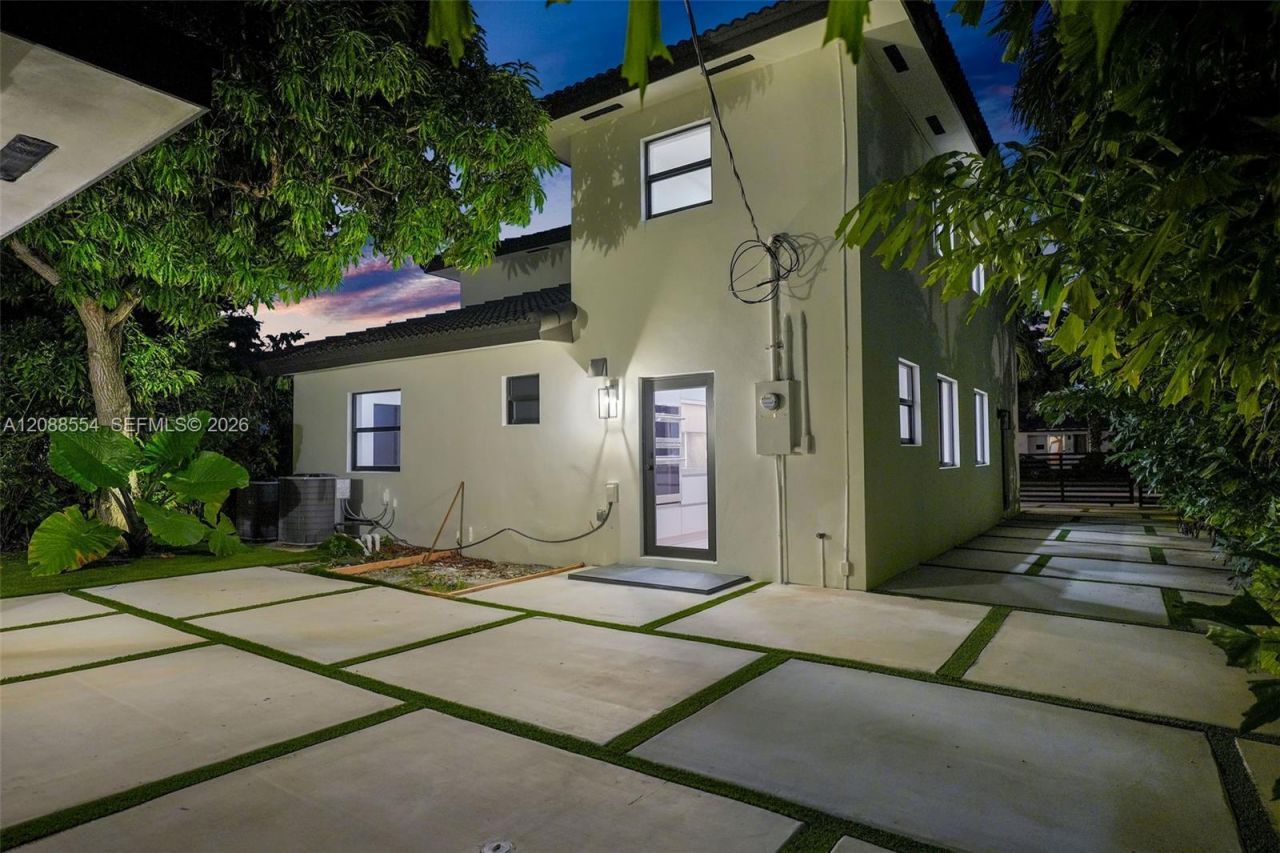 1936 SW 18th St, Miami, FL 33145 Photo