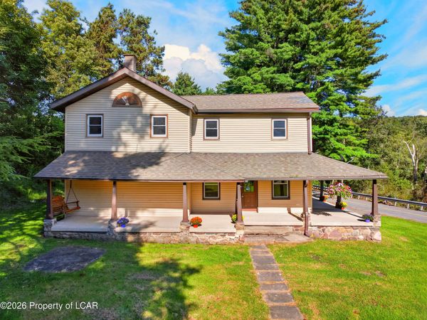345 Pine Tree Road, Dallas, PA 18612