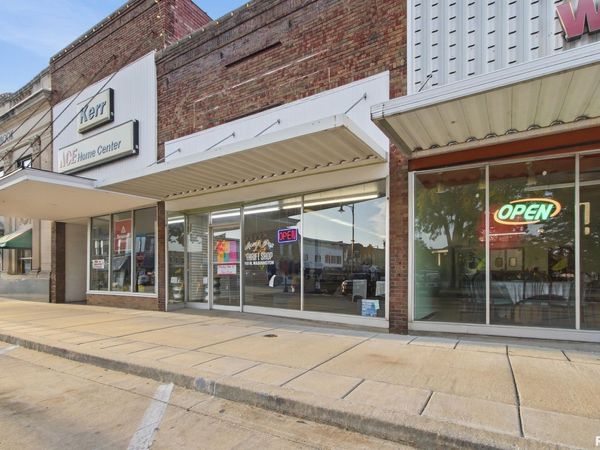 115 W WASHINGTON Street, Rushville, IL 62681