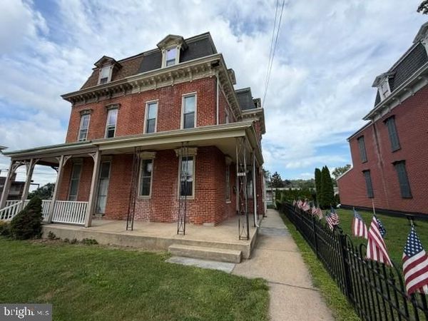 303 CHESTNUT STREET , COLUMBIA, PA 17512