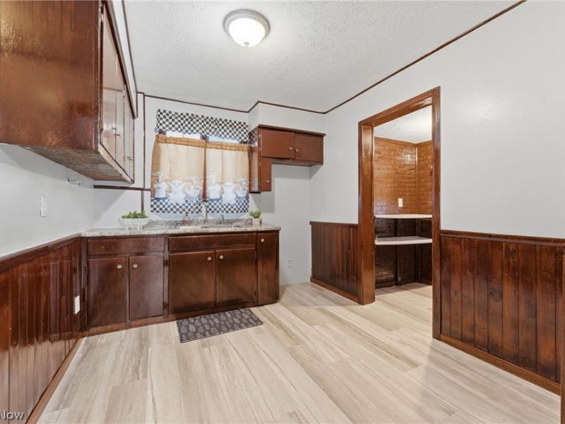 329 Girard Avenue NE, Canton, OH 44704 Photo 13