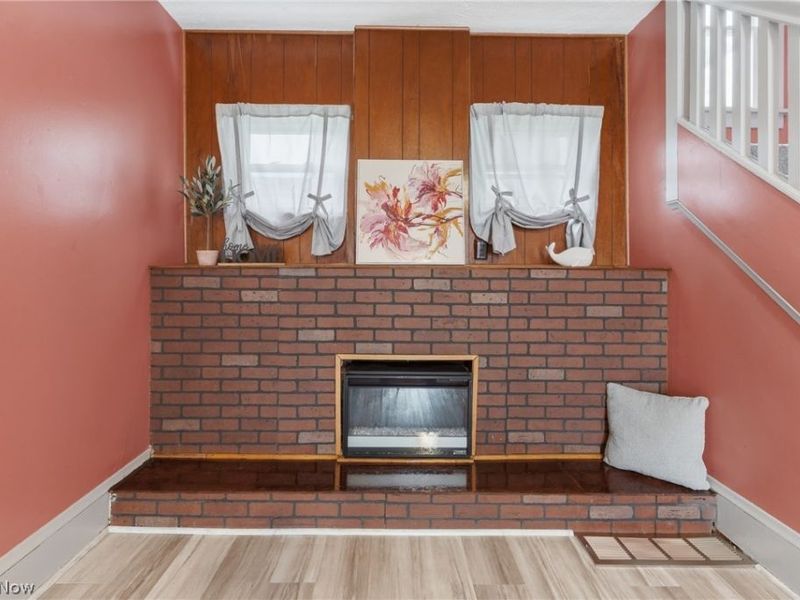329 Girard Avenue NE, Canton, OH 44704 Photo 18