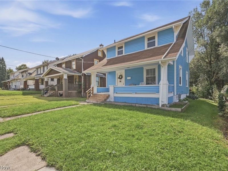 329 Girard Avenue NE, Canton, OH 44704 Photo 2
