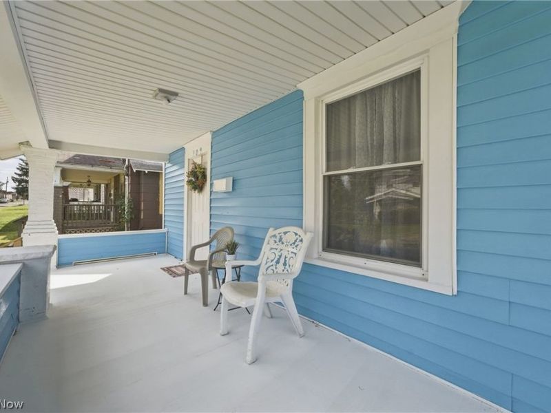 329 Girard Avenue NE, Canton, OH 44704 Photo 3