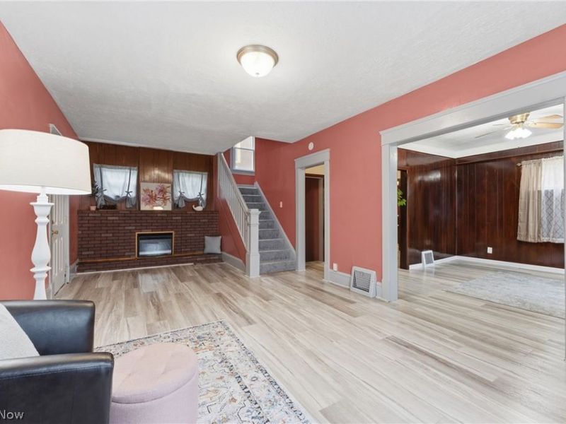 329 Girard Avenue NE, Canton, OH 44704 Photo 9