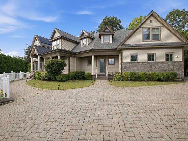 8 Longmeadow Rd, Newton, MA 02459