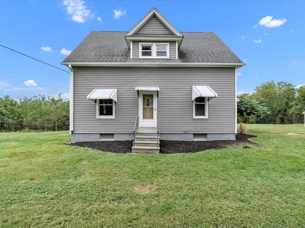 8850 Ridgewood Road , Rock Island, IL 61201