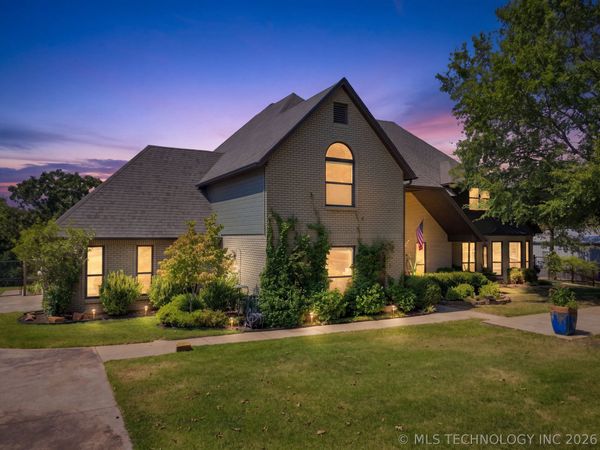 9332 S 36th West Avenue , Tulsa, OK 74132