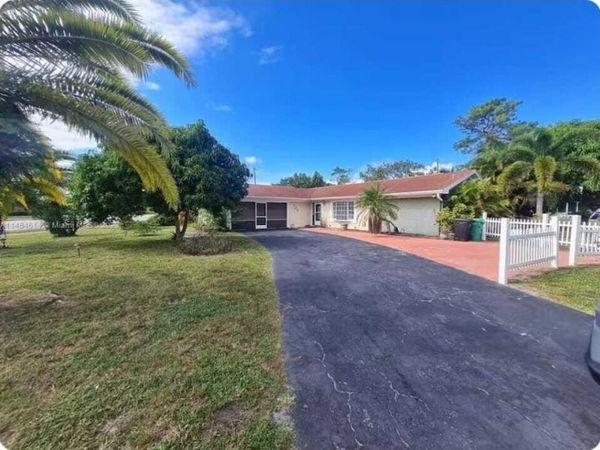 122 Riomar Drive, Port St. Lucie, FL 34952