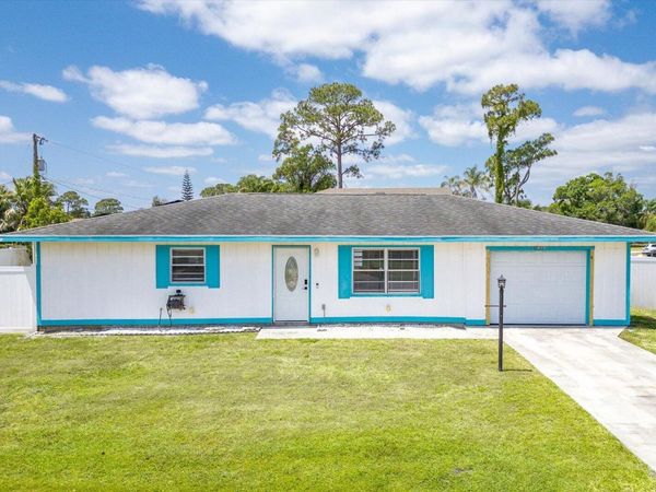 1430 SE OCEAN Lane, Port St. Lucie, FL 34983