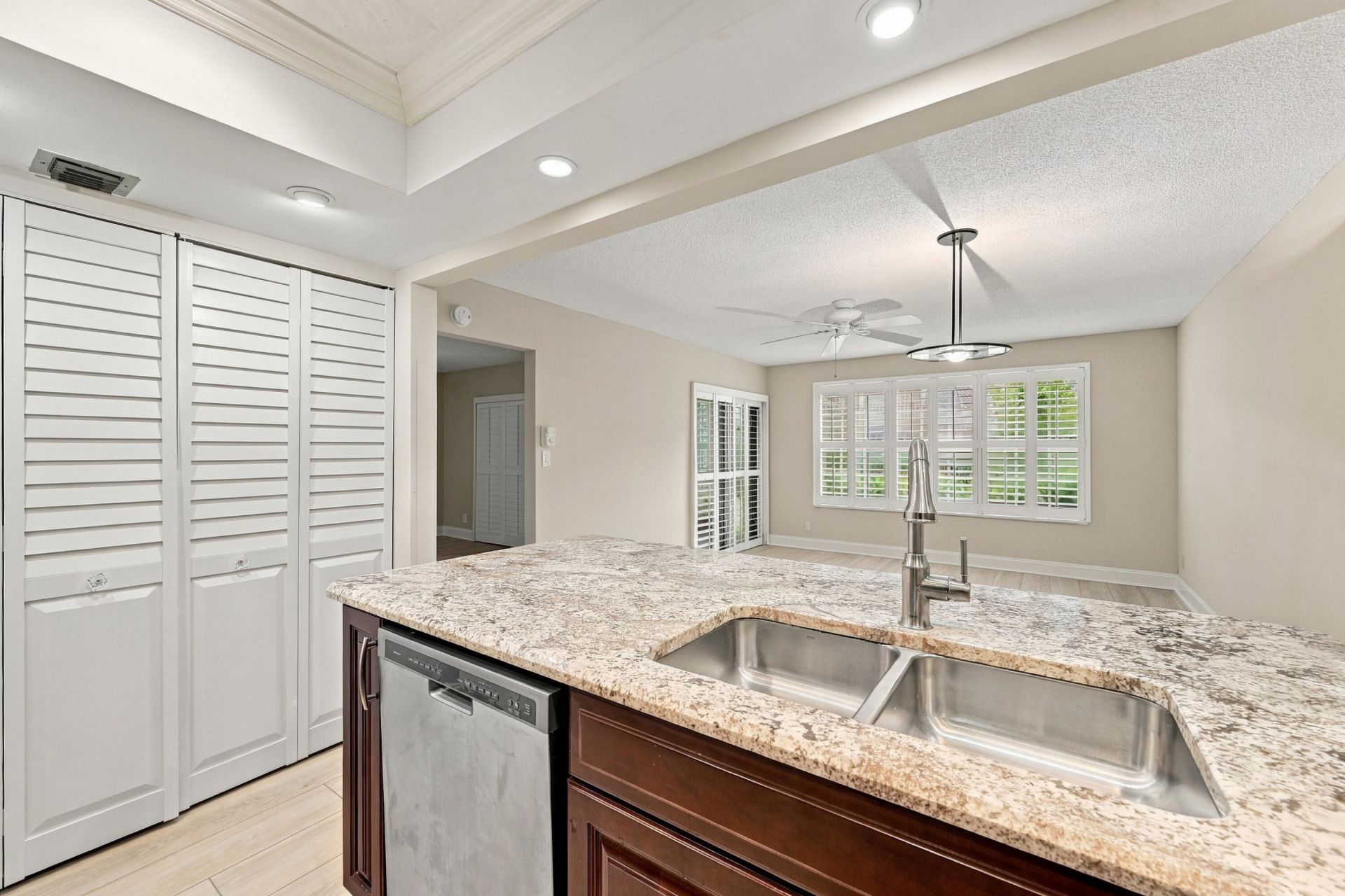 424 NW 70th Avenue, Unit 121, Plantation, FL 33317 Photo