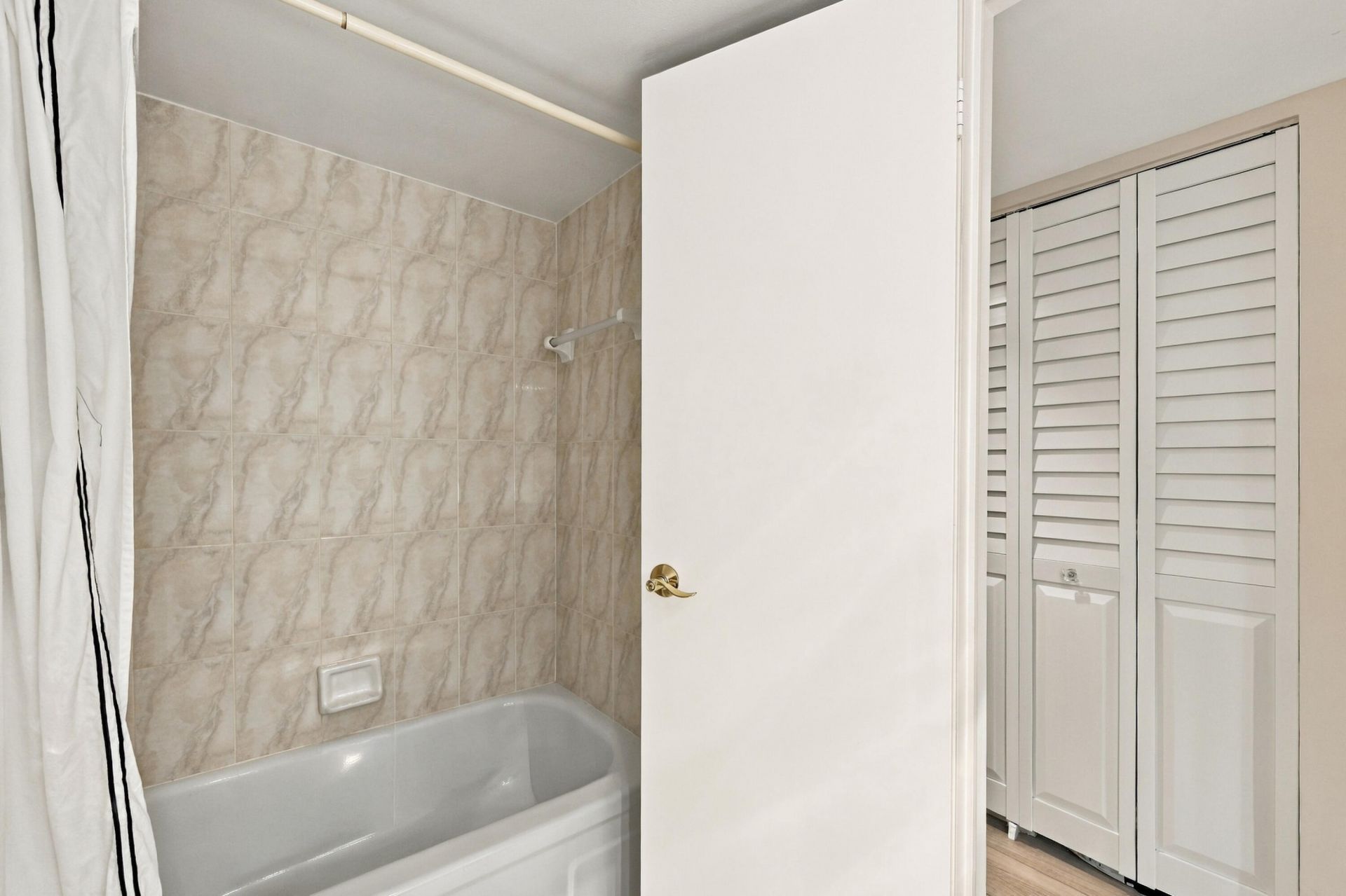 424 NW 70th Avenue, Unit 121, Plantation, FL 33317 Photo