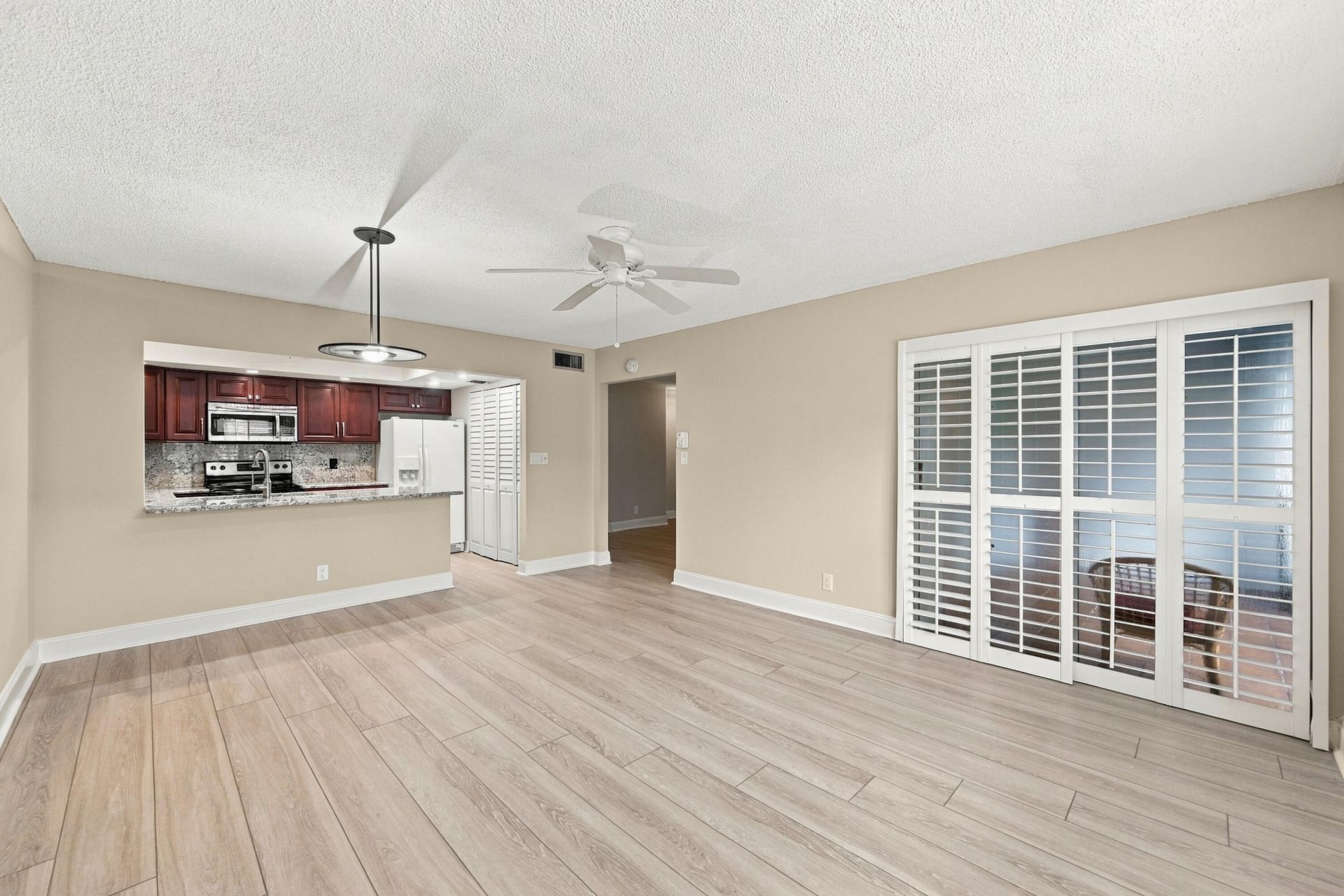 424 NW 70th Avenue, Unit 121, Plantation, FL 33317 Photo
