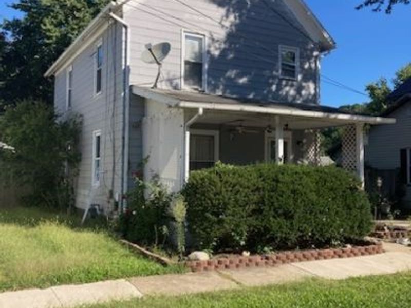 134 8th Street NE, New Philadelphia, OH 44663 Photo 1