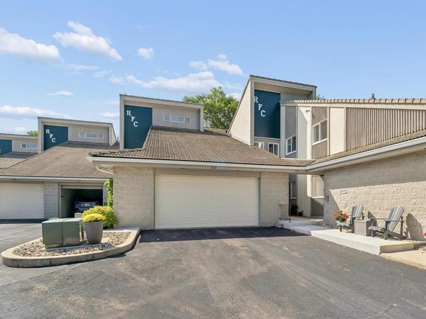 1121 S ONEIDA STREET, Appleton, WI 54915
