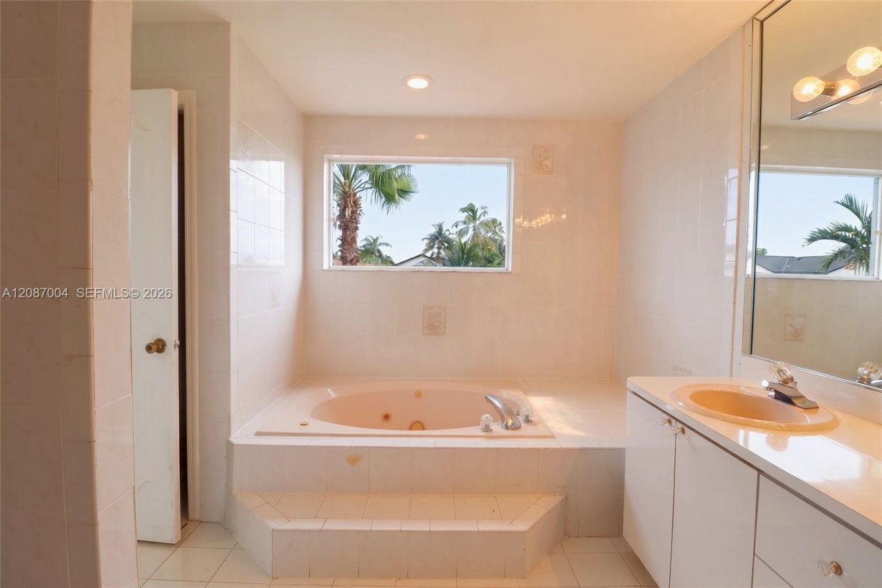 14203 SW 35th St , Miami, FL 33175 Photo