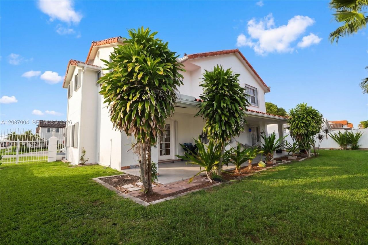 14203 SW 35th St , Miami, FL 33175 Photo