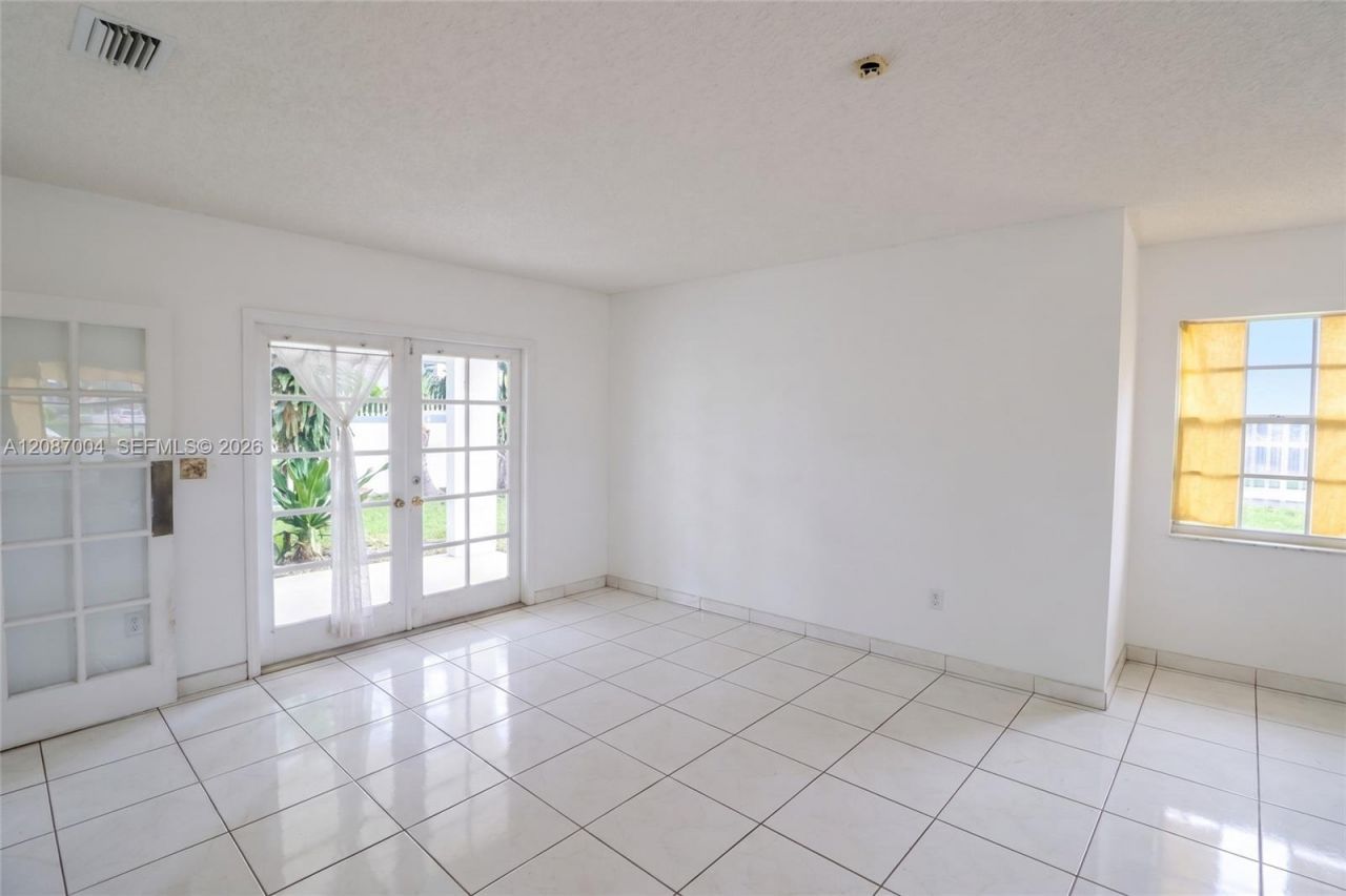 14203 SW 35th St , Miami, FL 33175 Photo