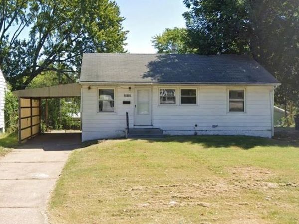 10320 Renfrew Drive, St Louis, MO 63137