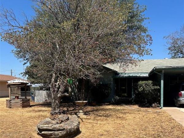 412 Harrison Avenue, Newcastle, TX 76372