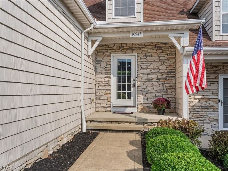 10943 Rocky Ledge Lane , Concord Township, OH 44077 Photo 2