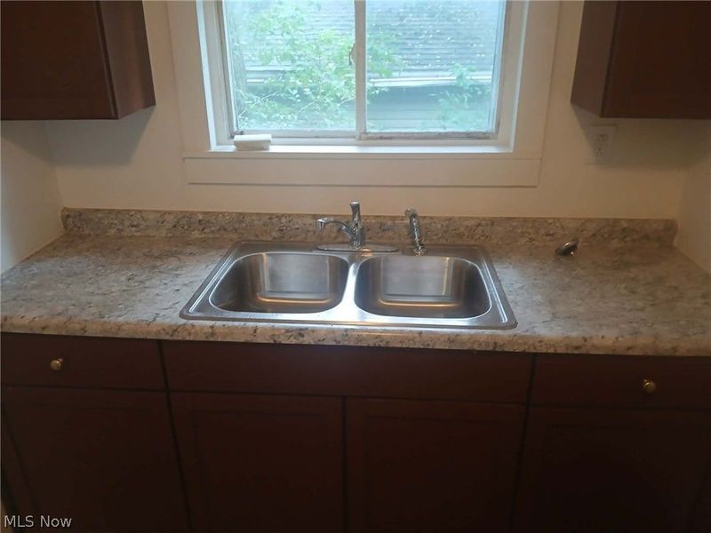 231 S Vine Street, Medina, OH 44256 Photo 5