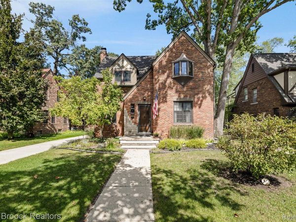 762 W Oakridge Street, Ferndale, Mi 48220