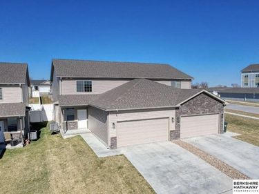 5006 W Hillsboro Drive, Lincoln, NE 68528