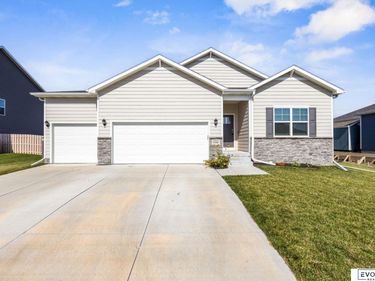 8506 S 63rd Street, Papillion, NE 68157