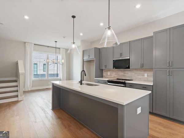 989 Bibbs Circle NW, Unit 24, Atlanta, GA 30318