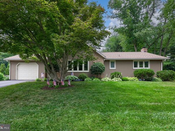 2830 COUNTRYSIDE DRIVE , LANCASTER, PA 17601