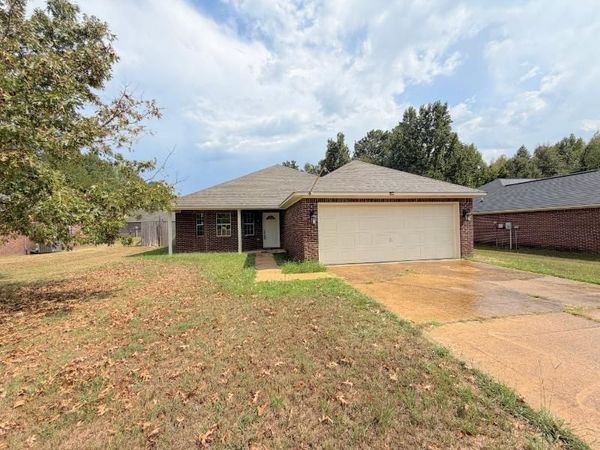 106 Palm Tree Ln., Saltillo, MS 38866