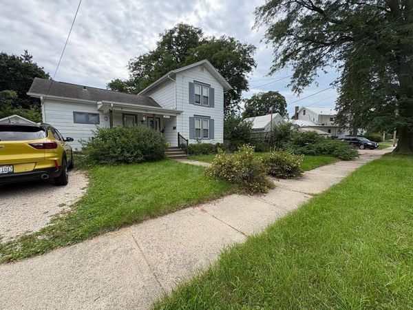 864 Glen Street, Janesville, WI 53545
