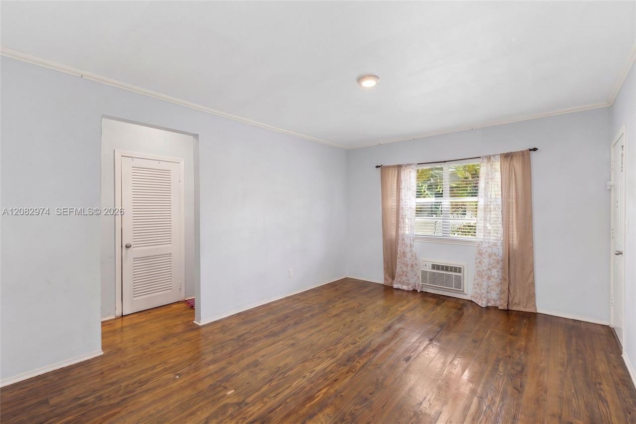 1610 Michigan Ave, Unit 5, Miami Beach, FL 33139 Photo