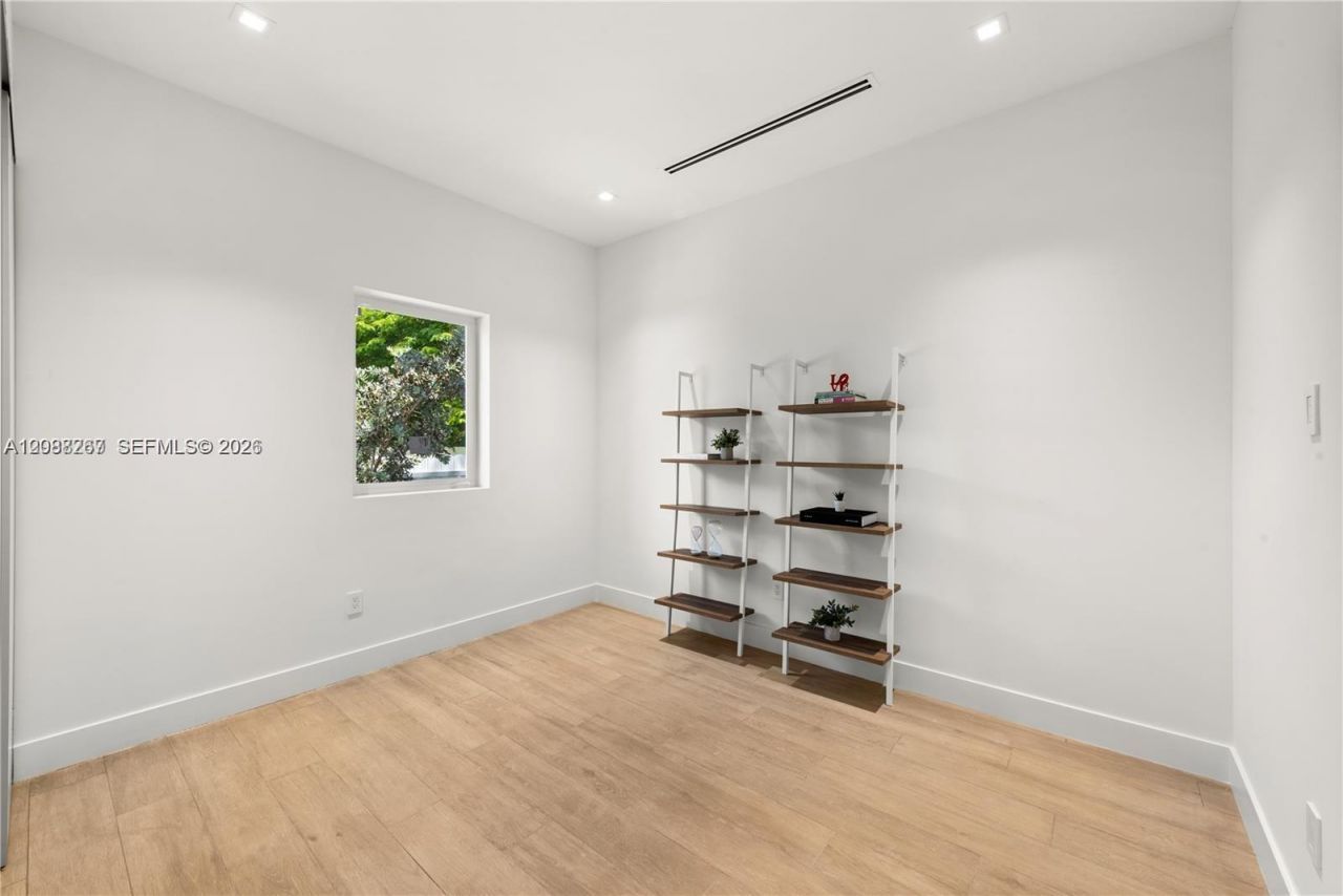 270 SW 29th Rd, Miami, FL 33129 Photo