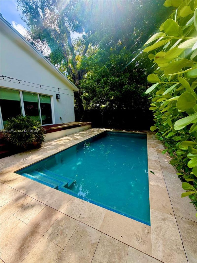 270 SW 29th Rd, Miami, FL 33129 Photo