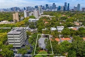 270 SW 29th Rd, Miami, FL 33129 Photo