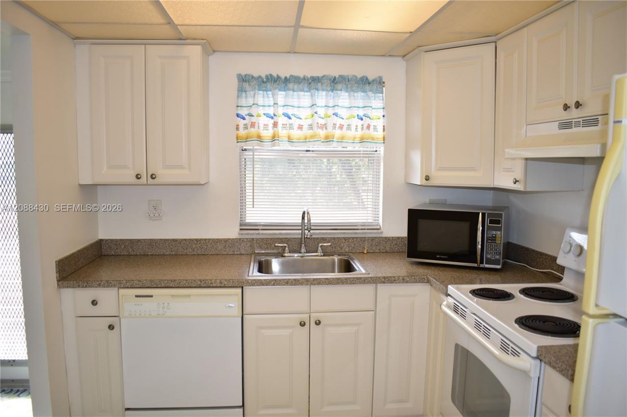 2761 N Pine Island Rd, Unit 310, Sunrise, FL 33322 Photo