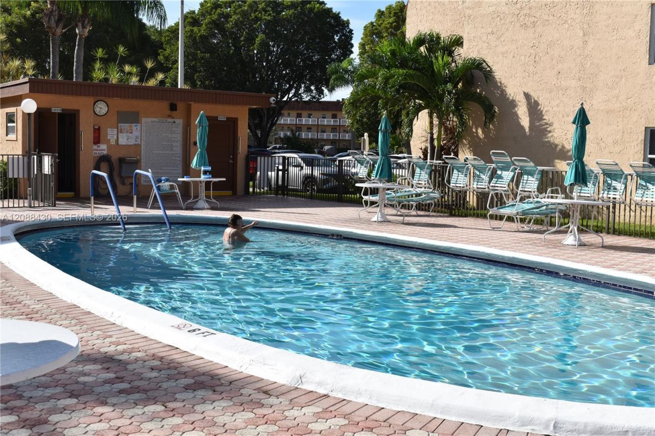 2761 N Pine Island Rd, Unit 310, Sunrise, FL 33322 Photo