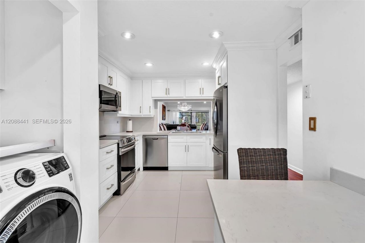 359 Fairway Cir, Unit 59, Weston, FL 33326 Photo