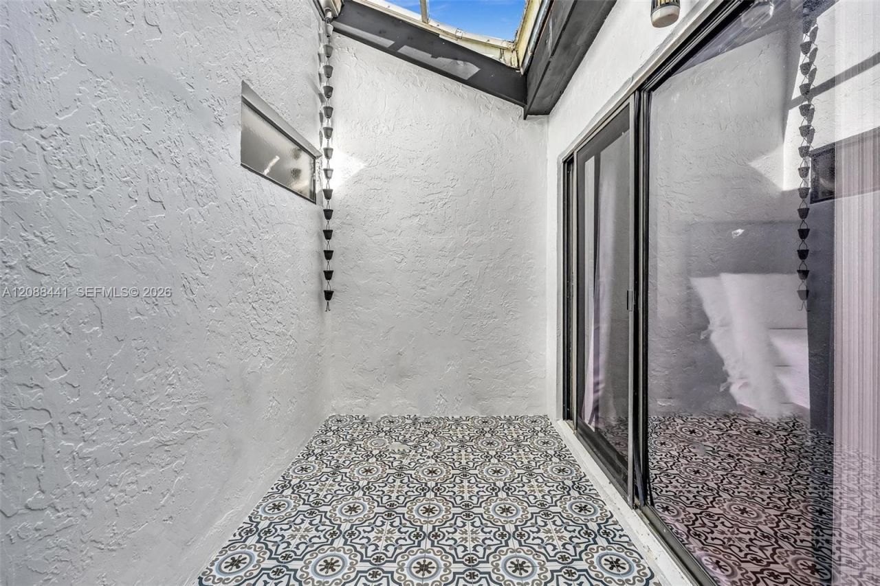 359 Fairway Cir, Unit 59, Weston, FL 33326 Photo