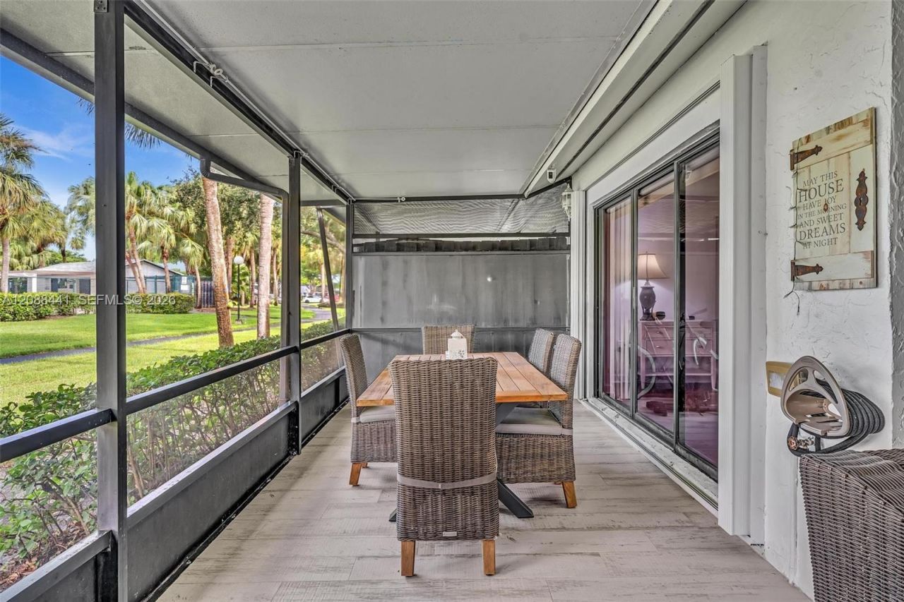 359 Fairway Cir, Unit 59, Weston, FL 33326 Photo