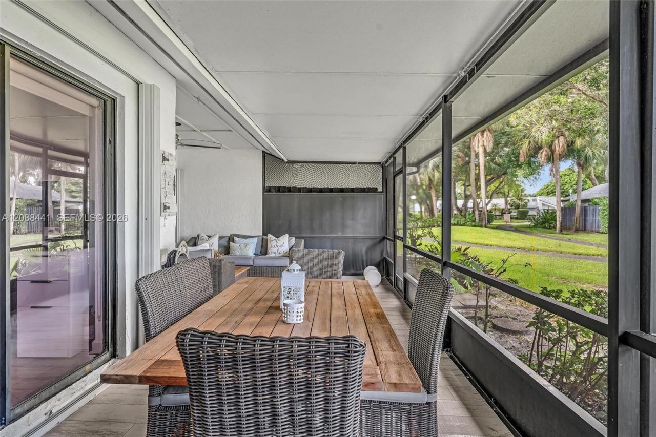359 Fairway Cir, Unit 59, Weston, FL 33326 Photo